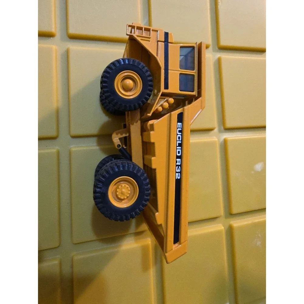 Caterpillar Compact Dumpertruck 1/50‎ ( Vintage JOAL, CAT)